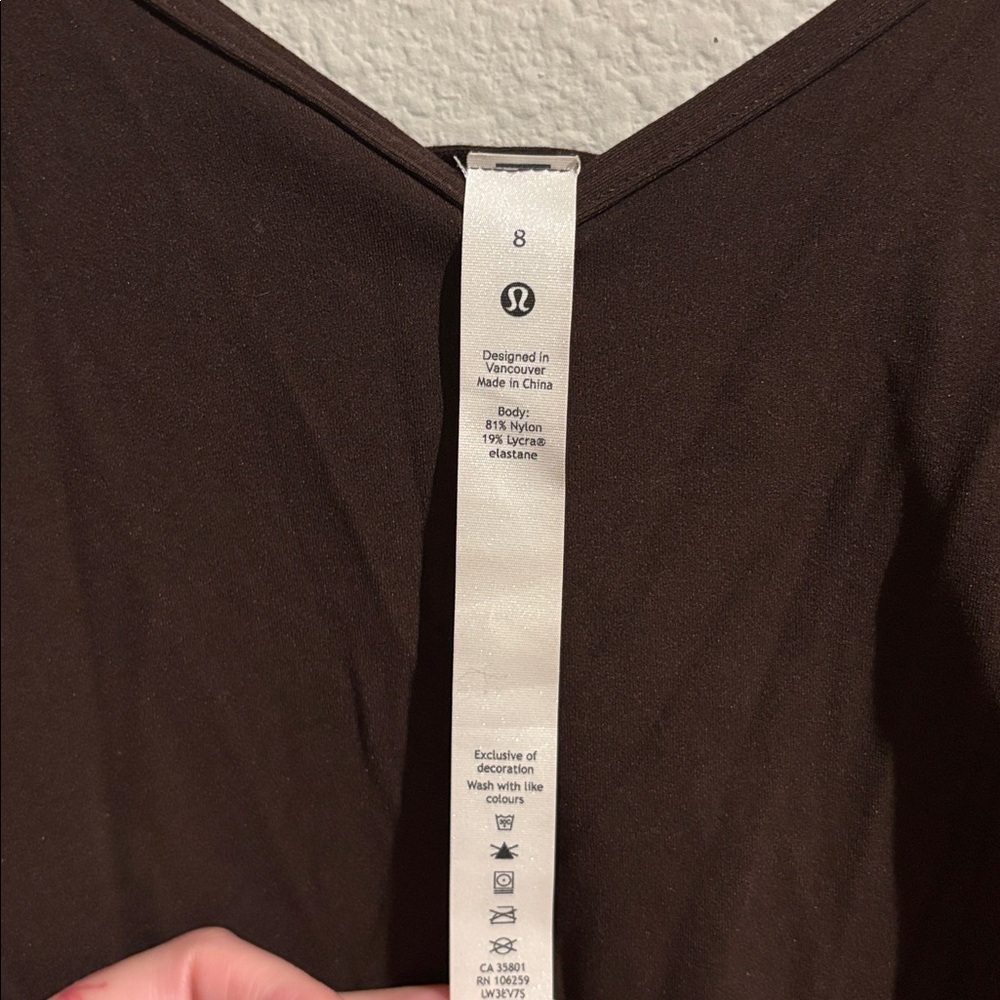 ✨Lululemon Athletica Long Sleeve Crop Top✨ - Picture 6 of 6